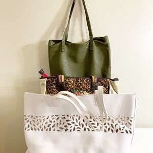Tote variety pack. Green, gold and white shopping totes